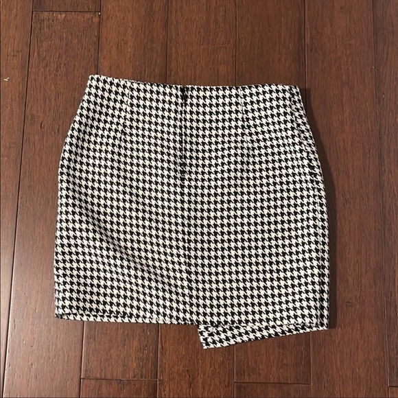 H&M houndstooth skirt - Picture 5 of 12